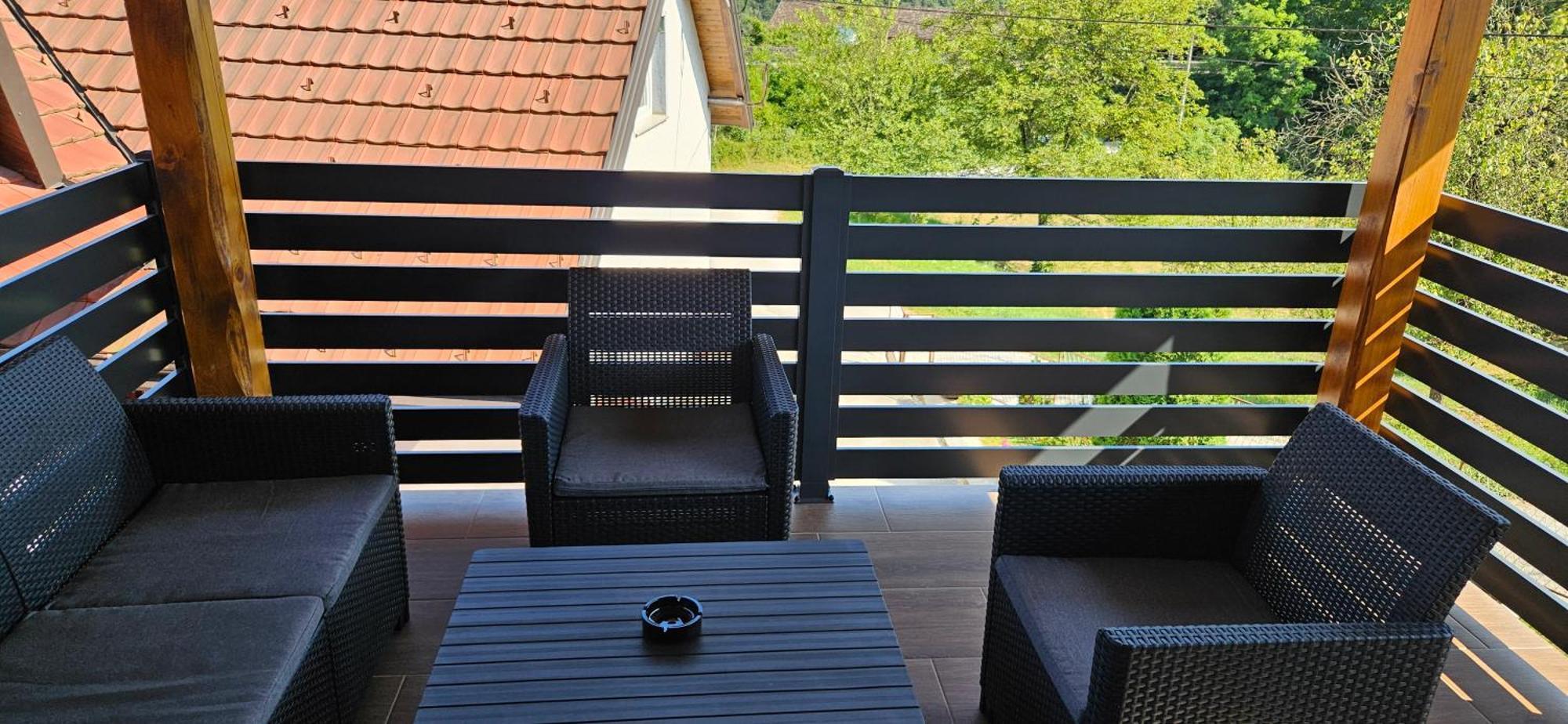 Apartman M&M Duga Resa Eksteriør billede